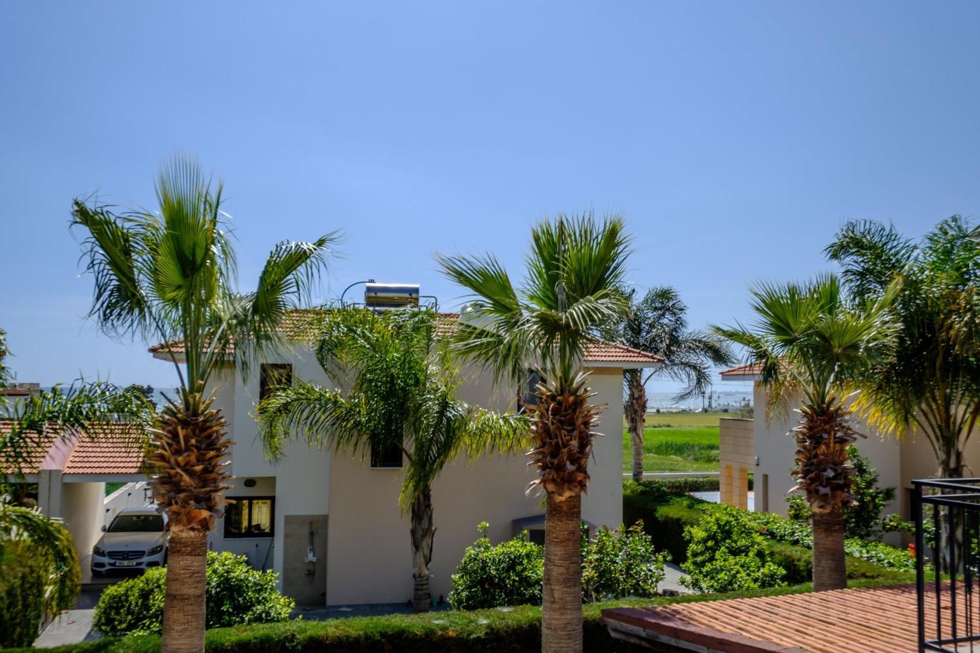 Oroklini Star 200Metres From The Sandy Beach Larnaca Buitenkant foto