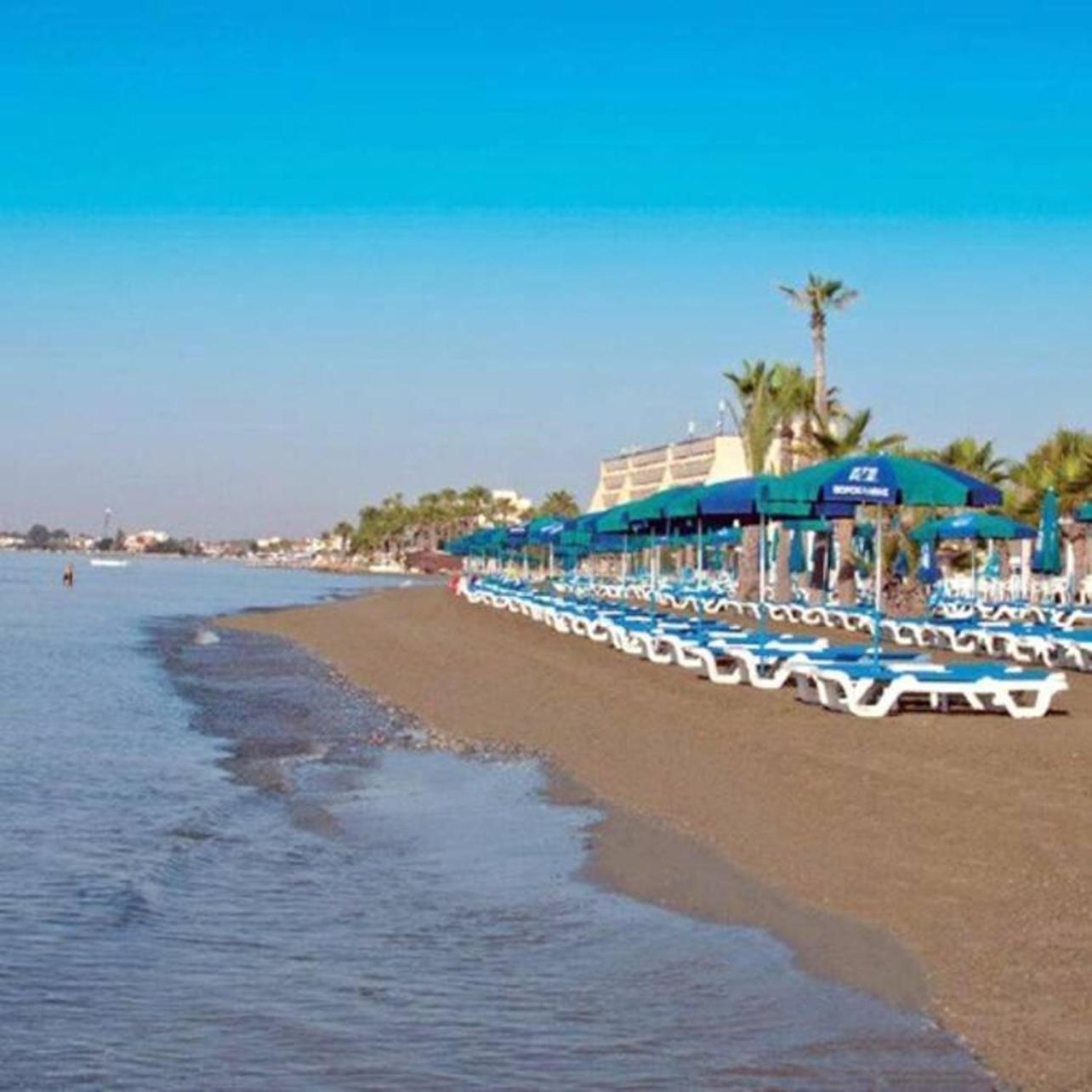 Oroklini Star 200Metres From The Sandy Beach Larnaca Buitenkant foto