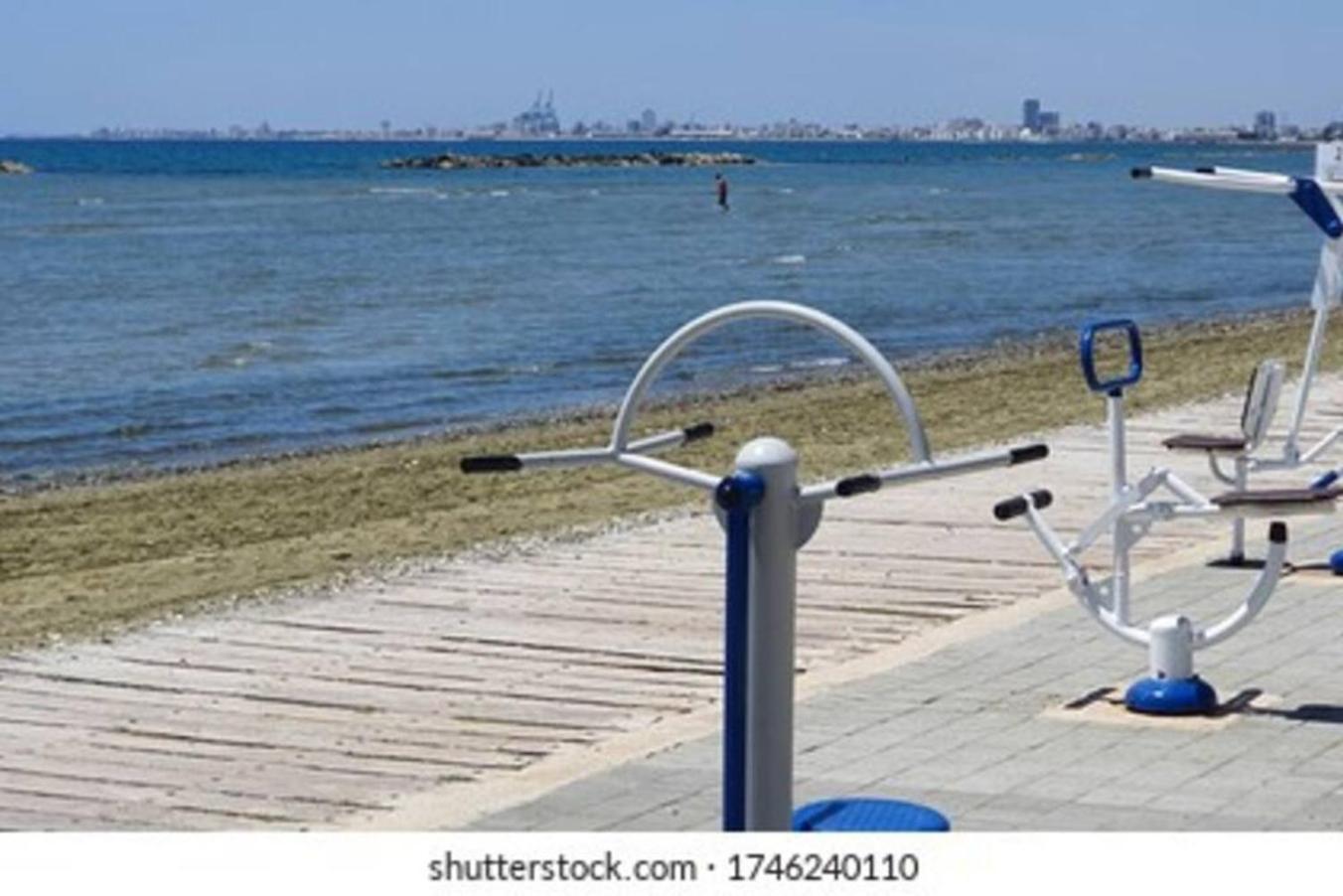 Oroklini Star 200Metres From The Sandy Beach Larnaca Buitenkant foto