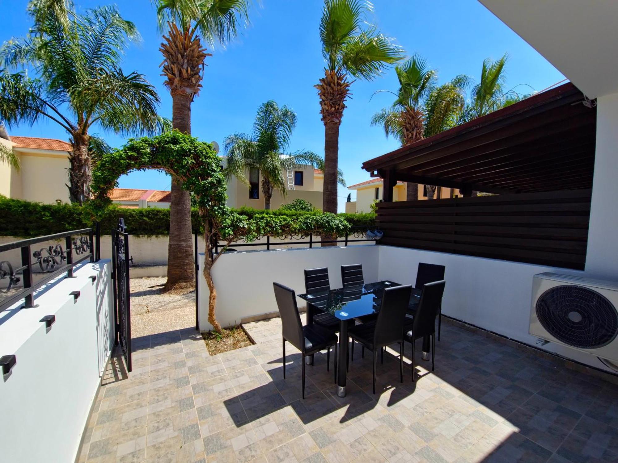 Oroklini Star 200Metres From The Sandy Beach Larnaca Buitenkant foto